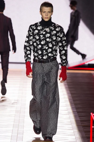 Look 46